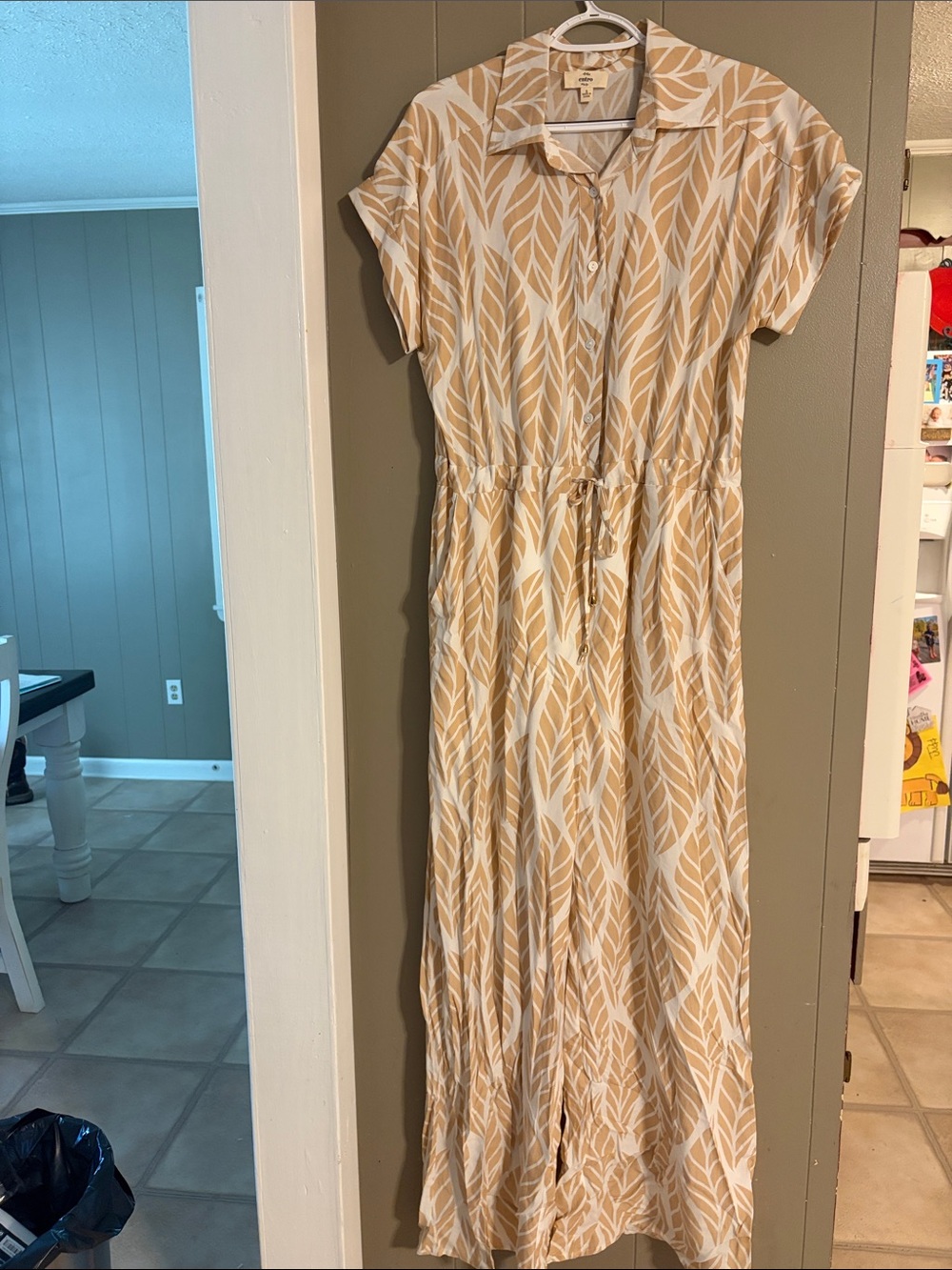 Neutral Leaf-Print Button-Front Maxi jumpsuit with Drawstring Waist